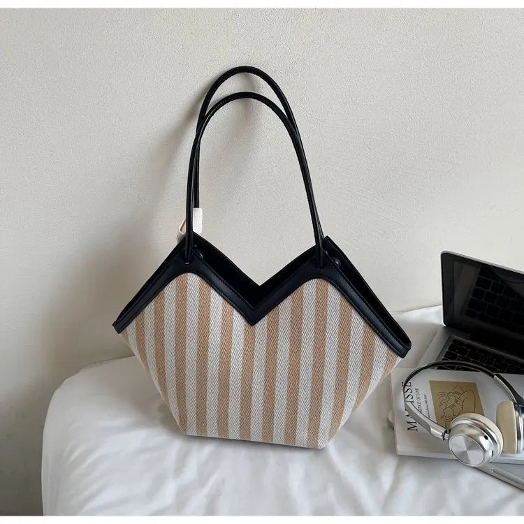 Large Capacity Diaper Bag For Women High-End Minimalist Leather Backpack Stylish Casual Unique Design Commuter