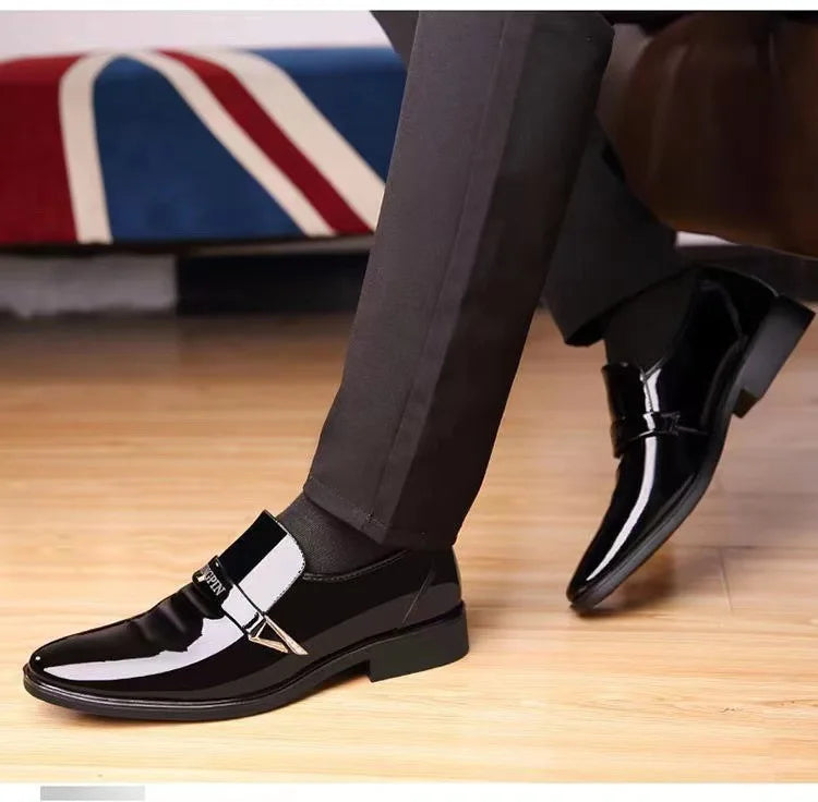 2026 Leather Shoes for Men Patent Leather Mens Casual Oxford Shoes Moccasin Glitter Male Footwear Designer Business Casual Shoes
