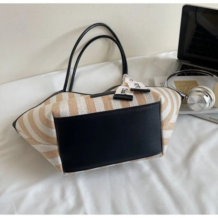Large Capacity Diaper Bag For Women High-End Minimalist Leather Backpack Stylish Casual Unique Design Commuter