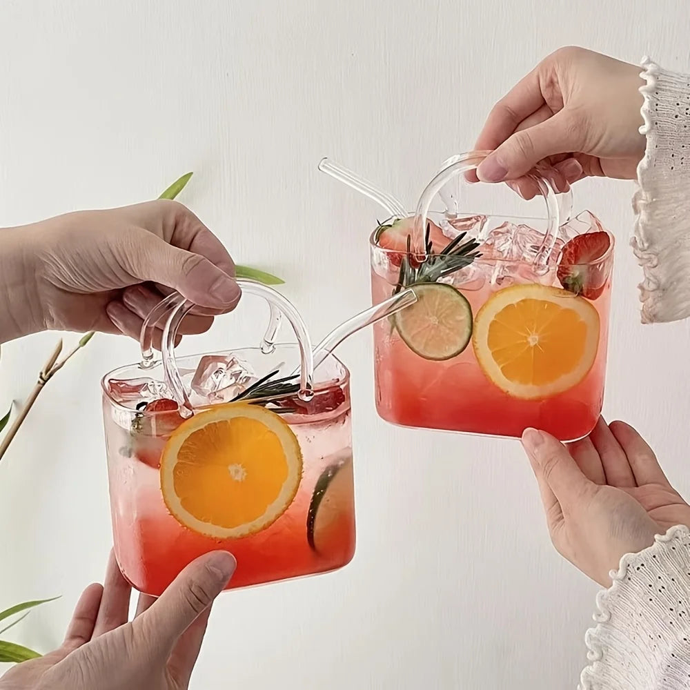 Cute Handbag Shape Glass Tumbler with Straw 770ml Reusable Borosilicate Glass Water Bottle for Smoothies Cocktails Summer Drink