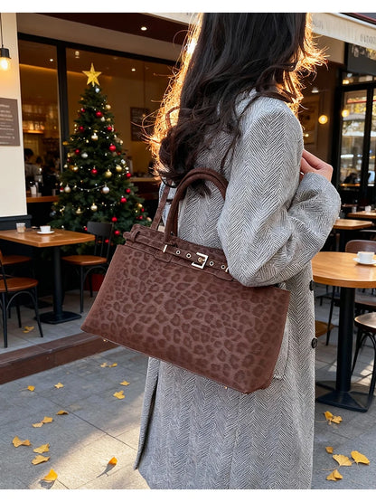 Popular Handbags For Women By Famous Designer, High-Quality Leather With Chic Details, Timeless Piece For Any Outfit