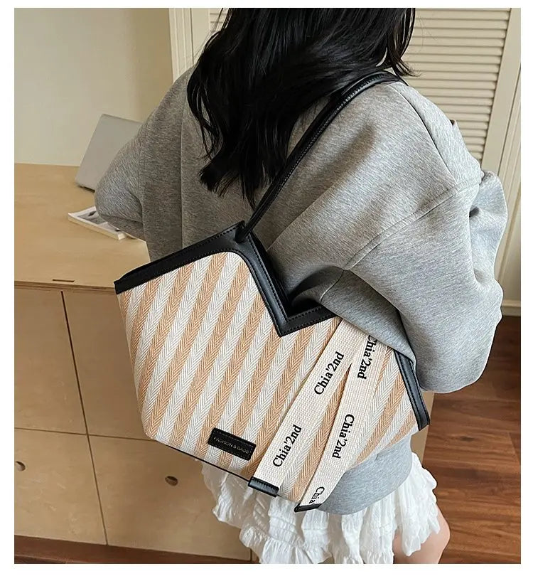 Large Capacity Diaper Bag For Women High-End Minimalist Leather Backpack Stylish Casual Unique Design Commuter