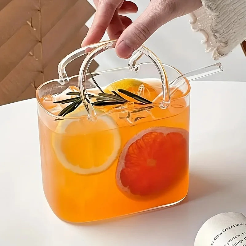 Cute Handbag Shape Glass Tumbler with Straw 770ml Reusable Borosilicate Glass Water Bottle for Smoothies Cocktails Summer Drink